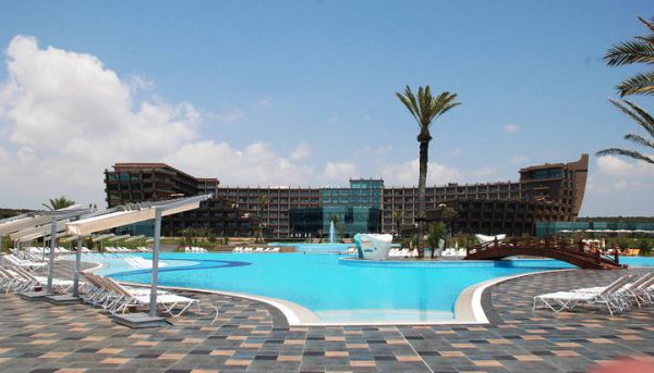 Noah's Ark Deluxe Hotel & Spa