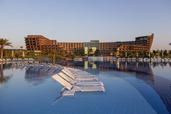 Nuhun Gemisi Deluxe Otel