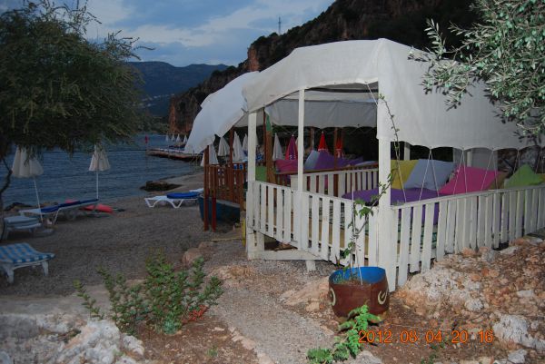 Nuri's Beach Bungalow