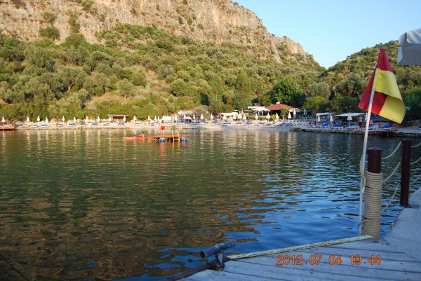 Nuri's Beach Bungalow