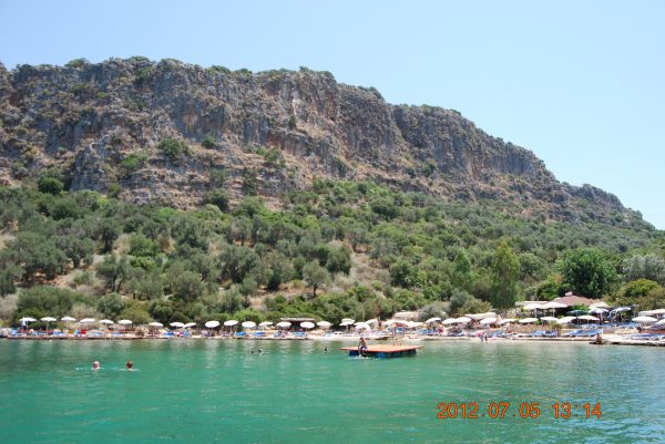 Nuri's Beach Bungalow