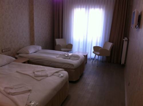 Otel Çınas