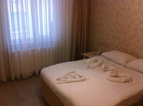 Otel Çınas