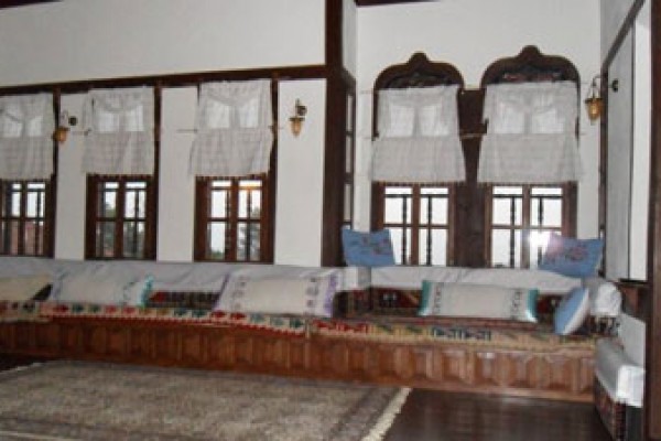 Özata Konakları