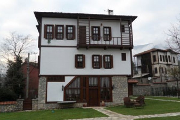 Özata Konakları
