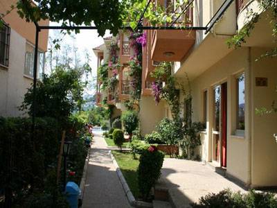 Özhan Apartments