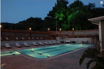Padok Premium Hotel and Stables