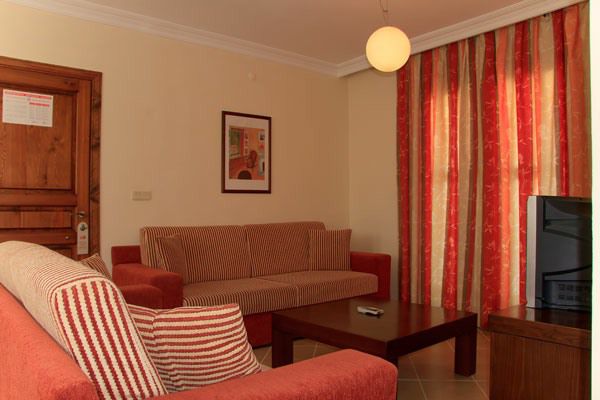 Perdikia Hill Family Resort & Spa