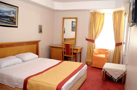 Pişkin Otel