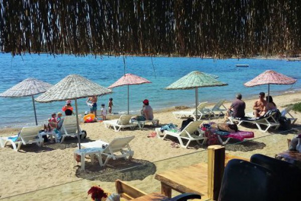 Pitos Bungalows
