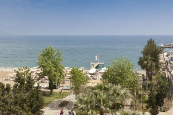 Queens Park Türkiz Family Club