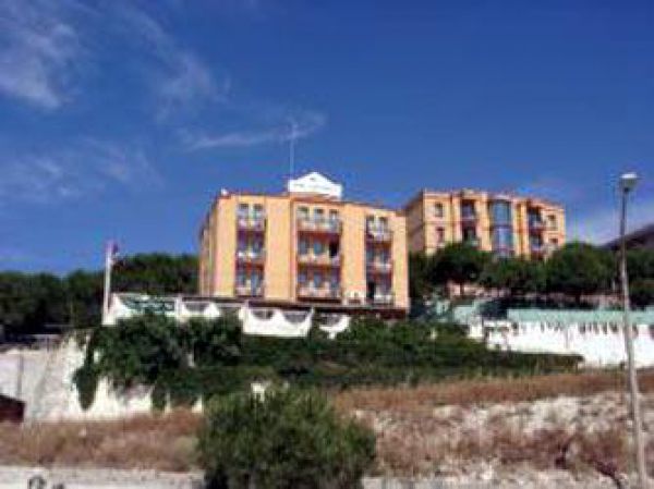 Rainbow Otel Çeşme
