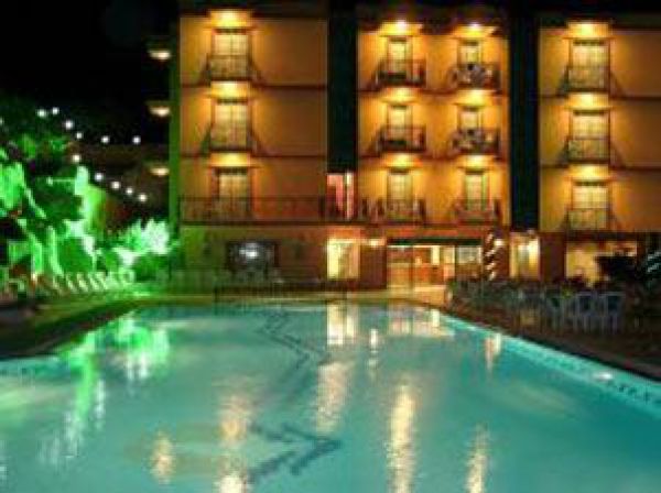 Rainbow Otel Çeşme