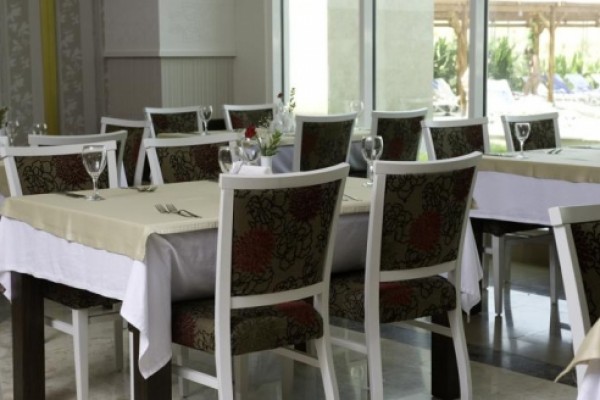 Roma Beach Resort & Spa Side