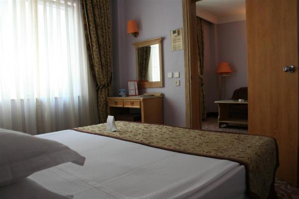 Romance Hotel