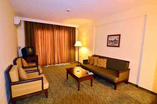 Royal Garden Hotel