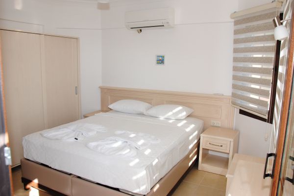 Saranda Club Otel