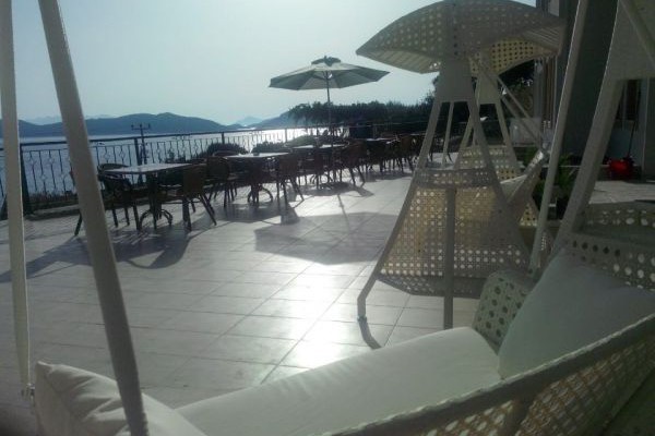 Saranda Club Otel