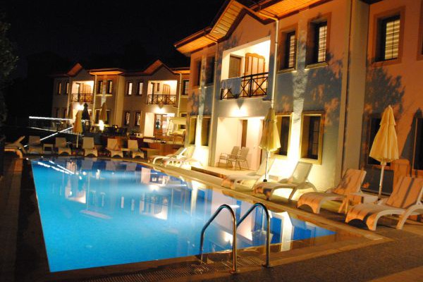 Saranda Club Otel