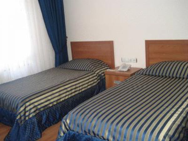 Saros Otel