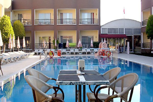 Sayanora Hotel