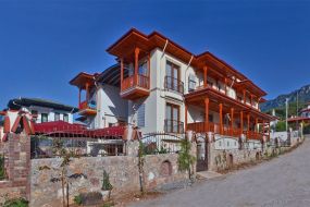 Akyaka G&uuml;m&uuml;ş Konak