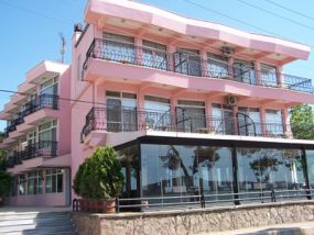 &Ccedil;am Hotel Altınel