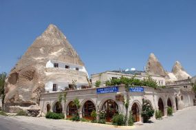 Cave Hotel Saksağan