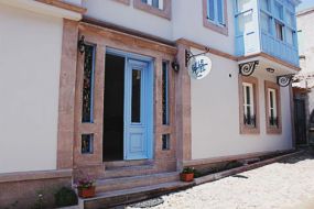 G&uuml;le Otel Cunda