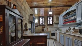 Heaven Cave House