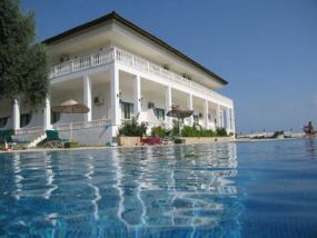 Hotel Falcon Crest