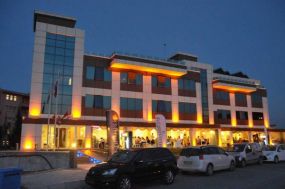 Kadhırga Hotel