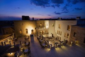 Kasr-ı Nehroz Hotel