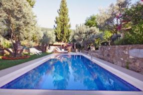 Stonehouse Byipek Hotel