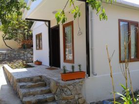 Yakamoz Tatil Evi
