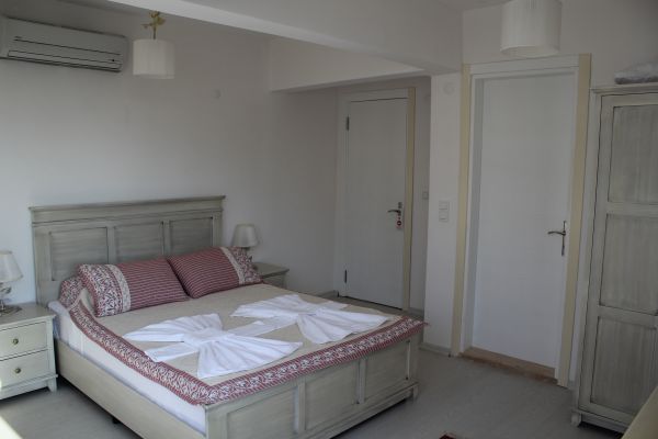 Tınas Otel