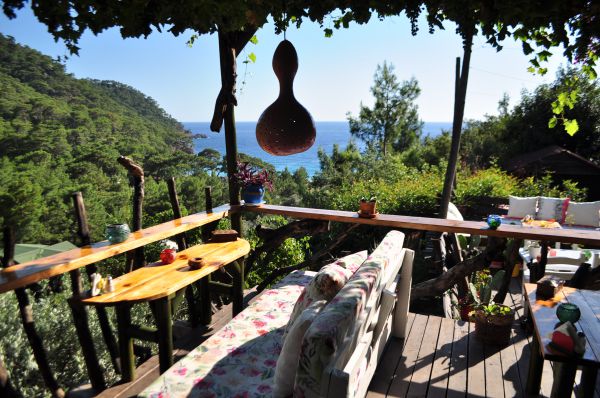 Turan Hill Lounge