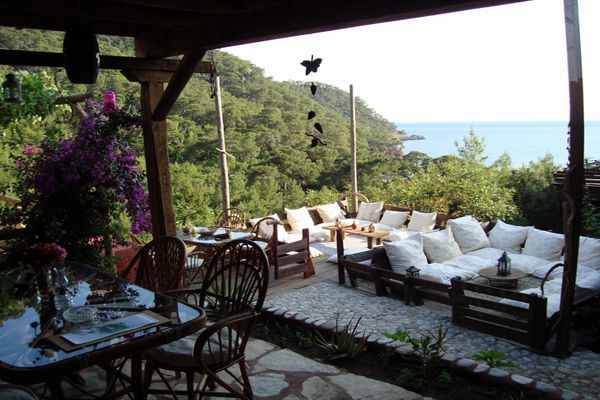 Turan Hill Lounge