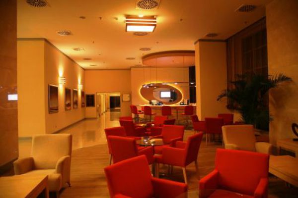 WOW Airport Hotel