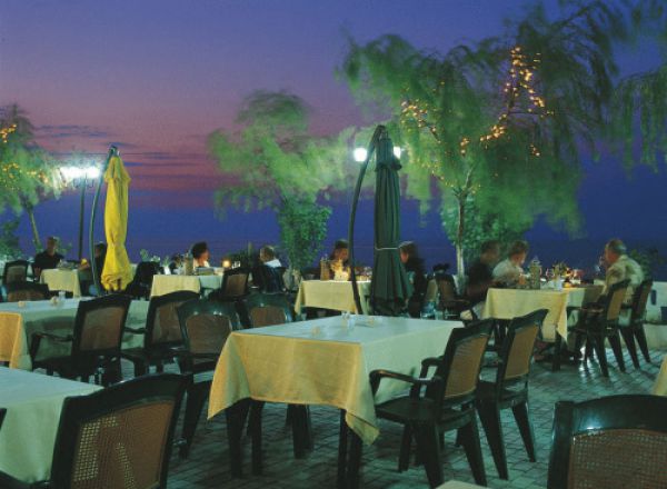 Yakamoz Tatil Köyü